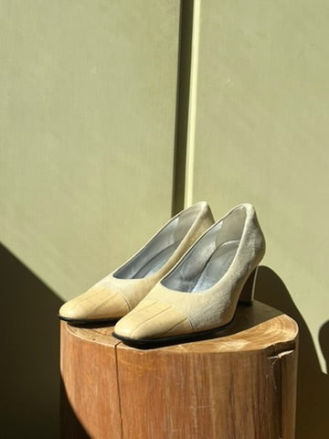 RARE Vintage 1980s Escada Leather Croc-Embossed Pumps in Pastel Yellow