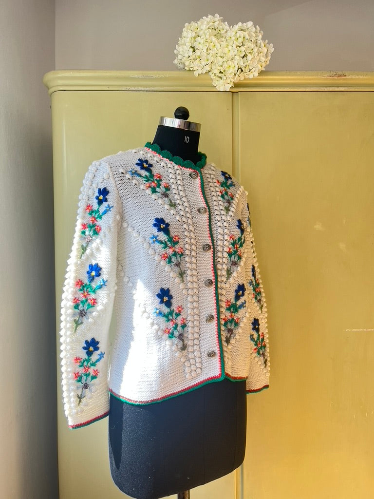 Vintage 1980s Hand-Knit White Embroidered Trachten Cardigan / Trachtenjacke / Wiesn Jacke