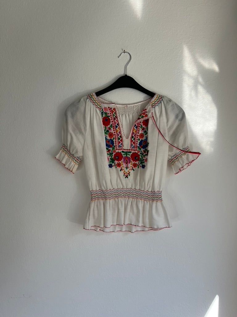 Vintage 1970s Hand-Embroidered Cottagecore Blouse - Traditional Folk Art with Colorful Floral Motifs