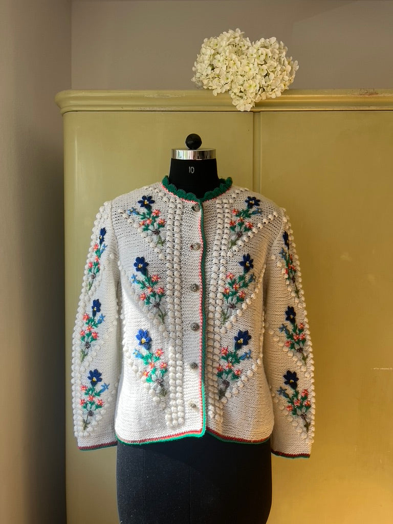 Vintage 1980s Hand-Knit White Embroidered Trachten Cardigan / Trachtenjacke / Wiesn Jacke
