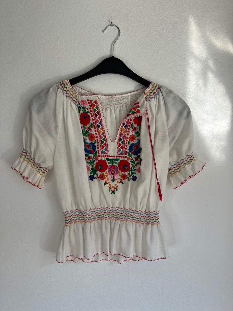 Vintage 1970s Hand-Embroidered Cottagecore Blouse - Traditional Folk Art with Colorful Floral Motifs